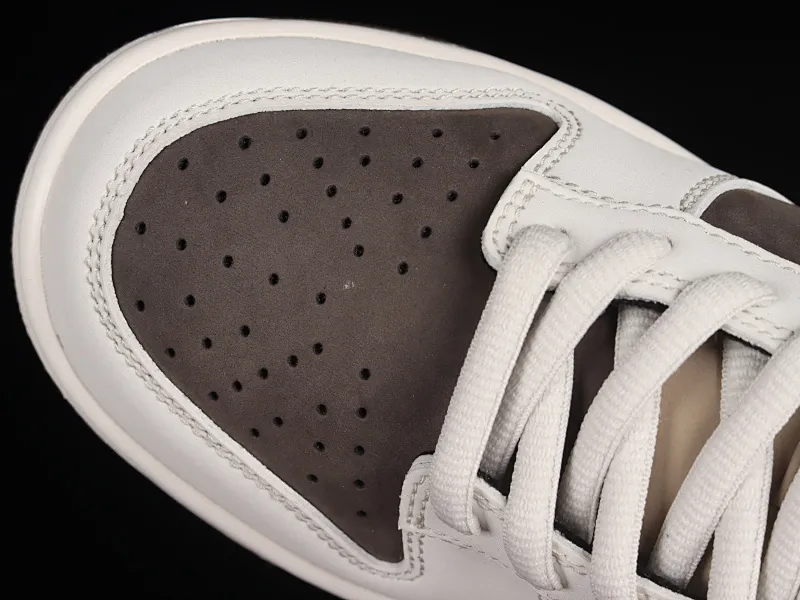 All Categories Nk SB Dunk Series Nk SB Dunk Low Low-top sneakers Otomo Katsuhiro x Nk SB Dunk Low "Steamboy OST" Otomo Katsuhiro co-branded SB low-top sports and leisure sneakers LF0039-031